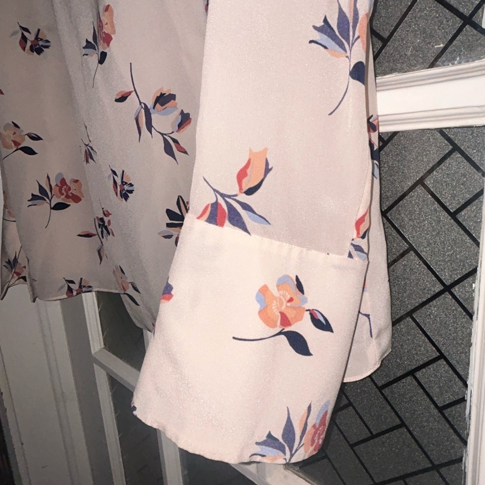 Emerson Rose Silk Top Floral Long Sleeves Size Large Cream Pink Pretty Pullover - Picture 3 of 9